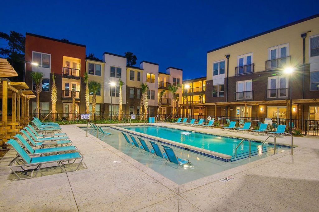 Multifamily Swimming Pool Located in North Charleston
