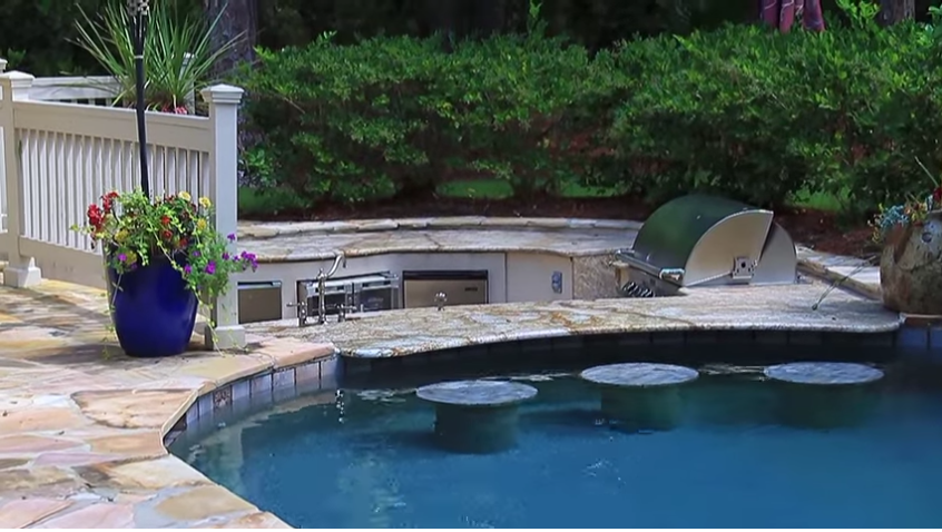 Swimming Pool and Spa with Water Features and Swim Up Bar 