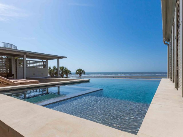 The Vanishing Edge of an Infinity Pool