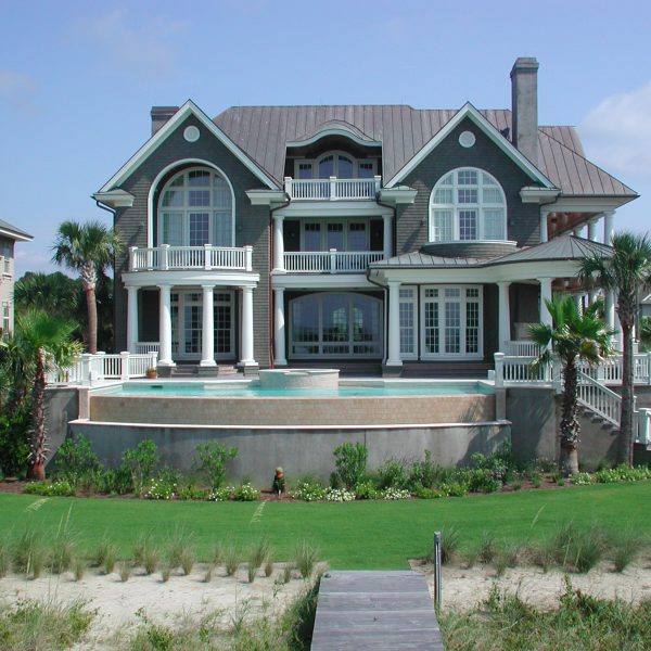 Large Family Infinity Pool