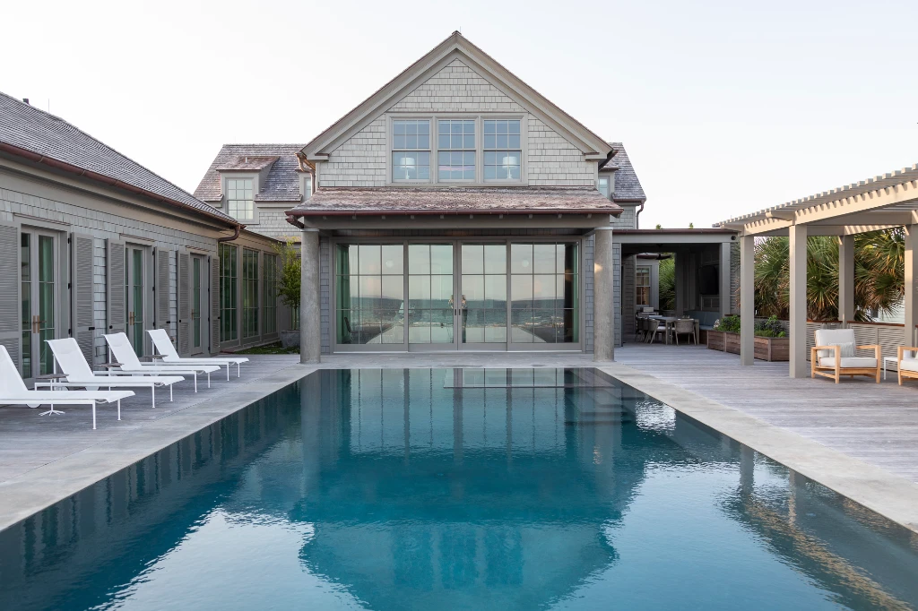 Modern Pool Trends Charleston Homeowners Are Loving in 2025