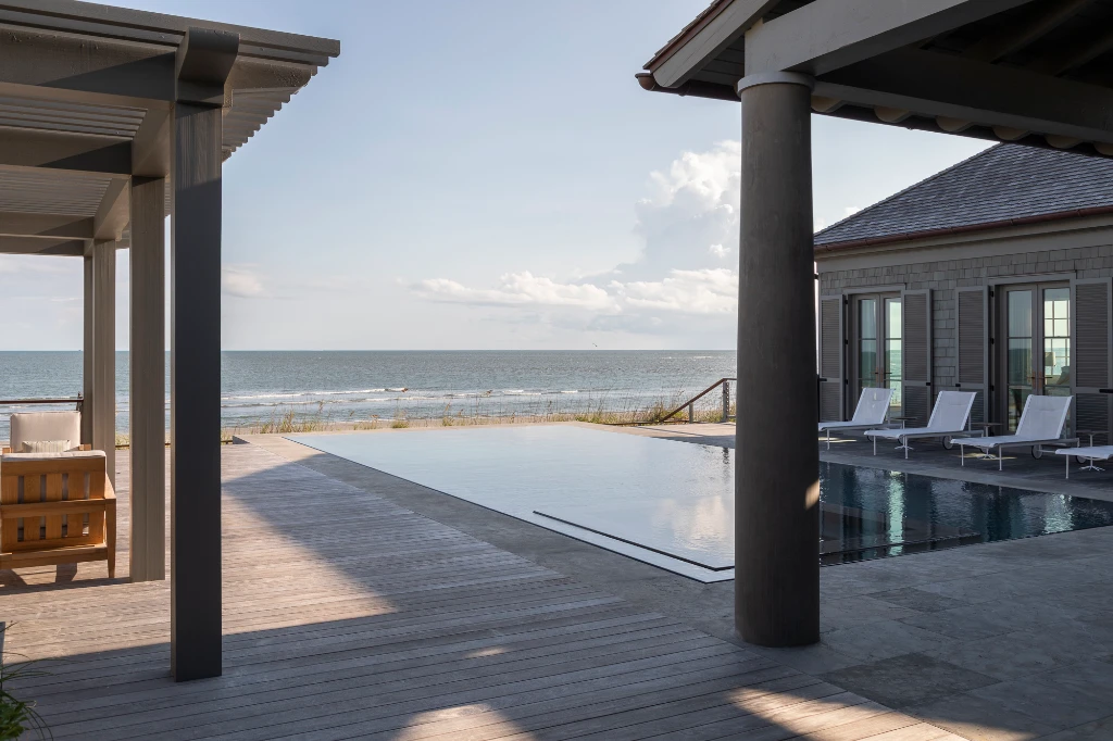 Infinity Edge Pools for Mount Pleasant Homes: The Ultimate Waterfront Upgrade