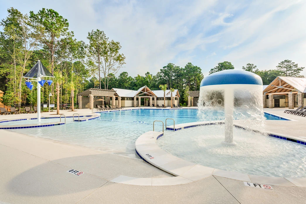 Saltwater vs Chlorine: What Isle of Palms Custom Pool Builders Recommend